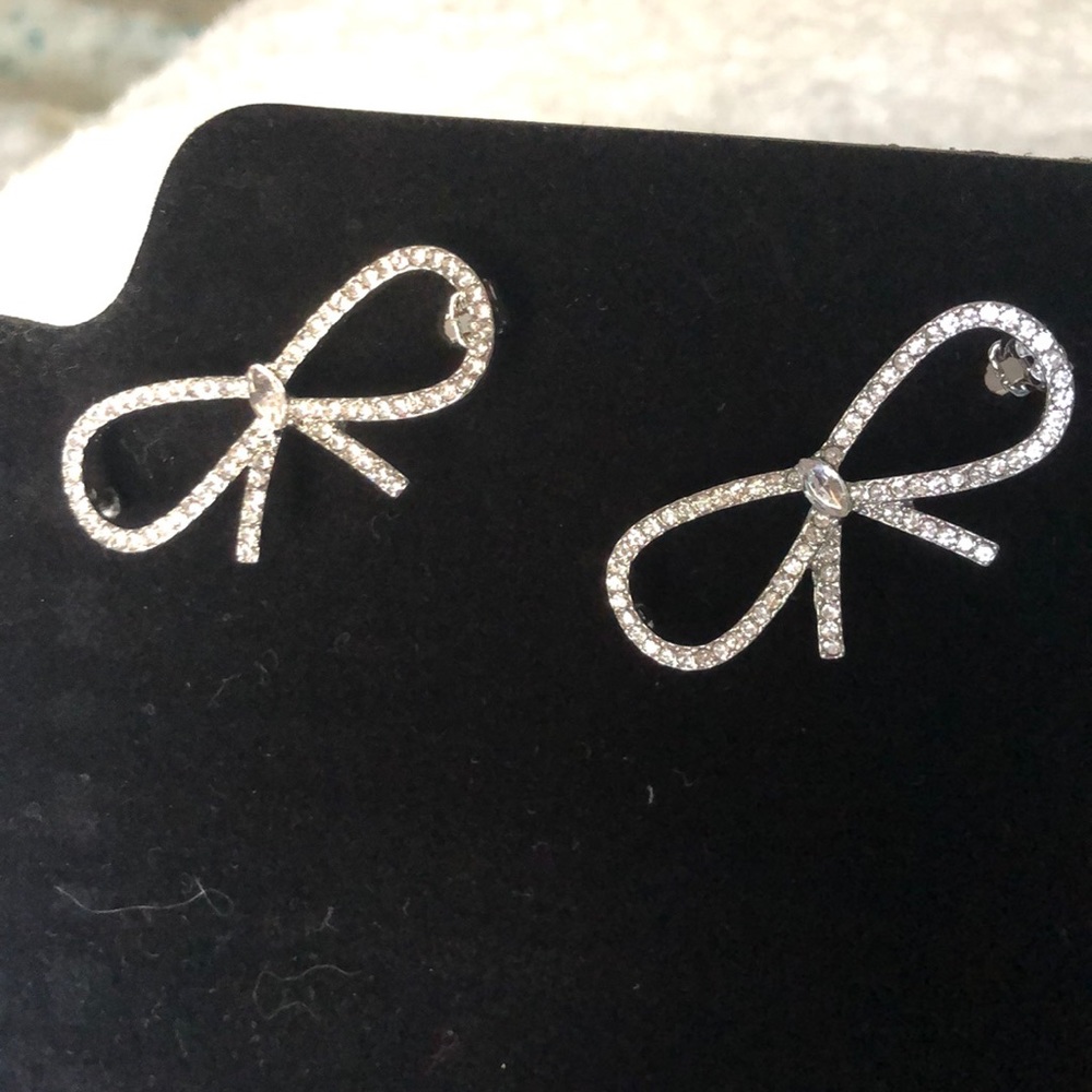 🌸2 Beautiful rhinestone bow barrettes🌸